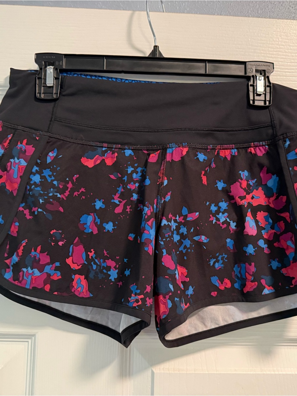 lululemon Speed Up Short VGUC, midrise, Sz 6.